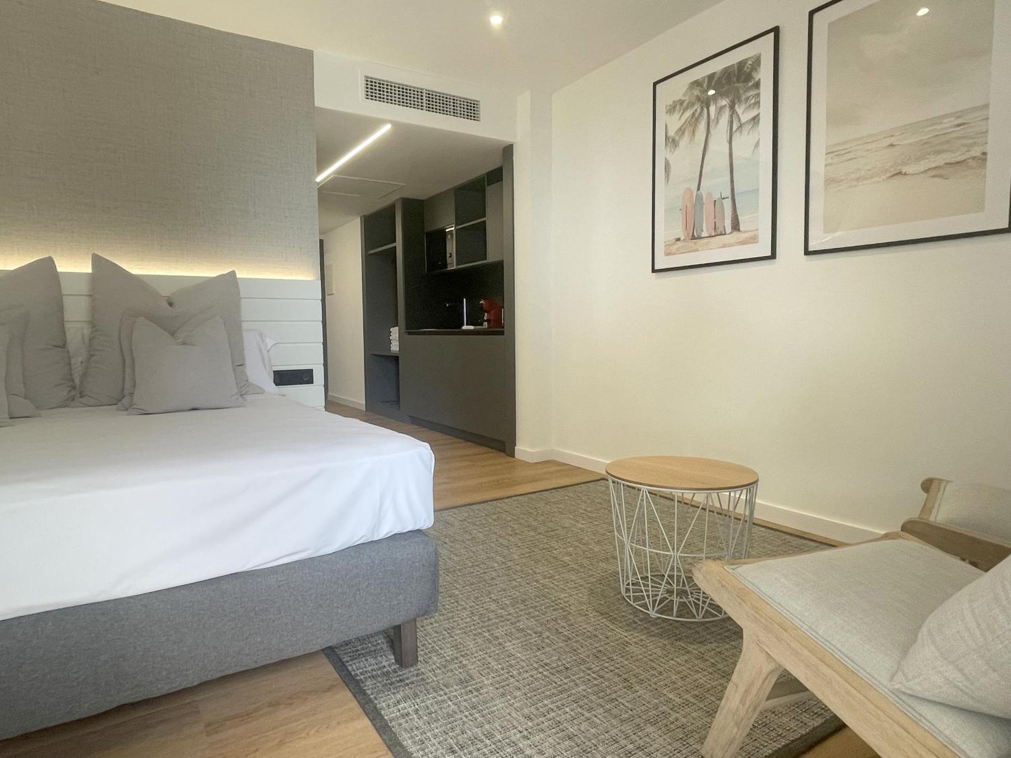 Rentalmar Suites Salou Families Only Phòng bức ảnh