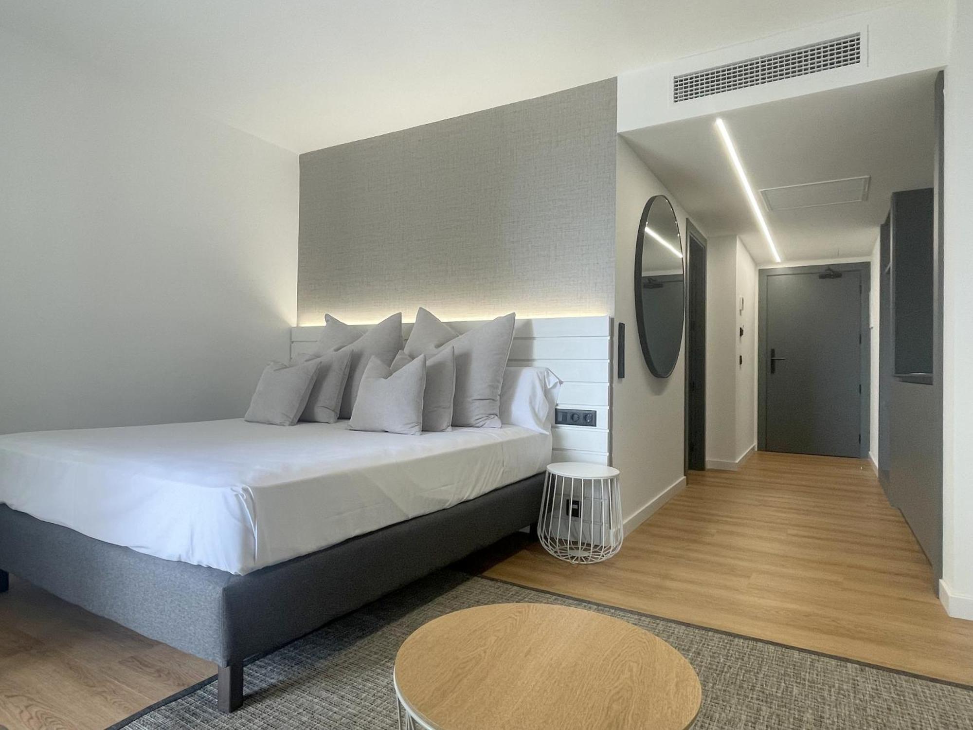 Rentalmar Suites Salou Families Only Phòng bức ảnh